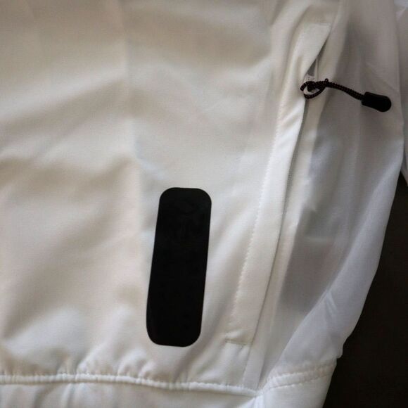 Under Armour 1373448 100 Women's Sz XL White Run Anywhere Storm Jacket - Picture 11 of 12